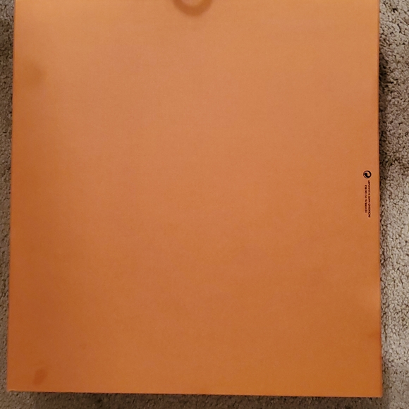 Box - Picture 3 of 4